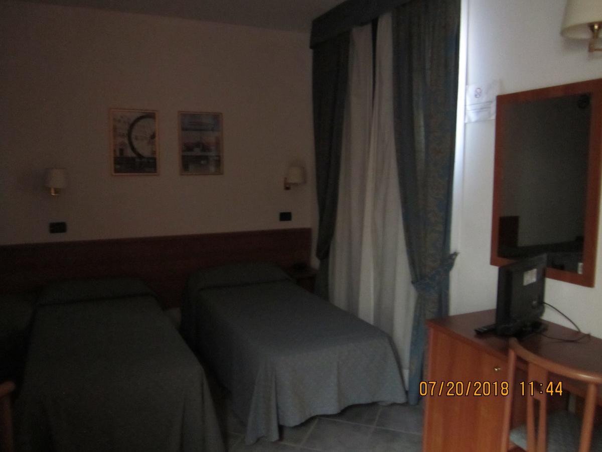 Adelphi Room & Breakfast Ferrara Exterior foto